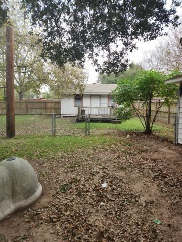 1908 W Norris Street, El Campo, Texas image 3