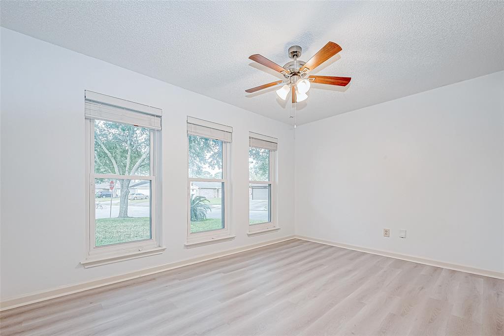 903 Postwood Lane, Pearland, Texas image 18