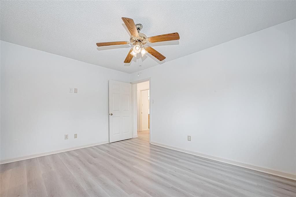 903 Postwood Lane, Pearland, Texas image 24