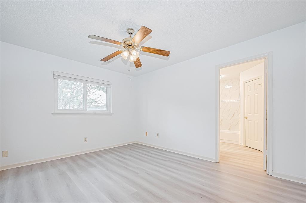 903 Postwood Lane, Pearland, Texas image 22