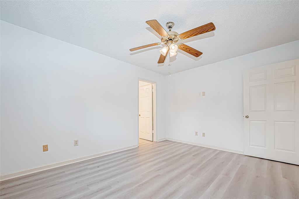 903 Postwood Lane, Pearland, Texas image 23