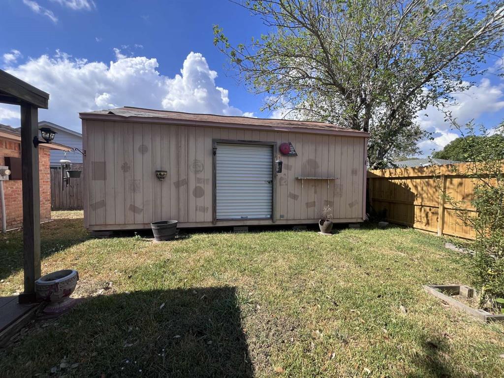 10011 Blue Bird Street, La Porte, Texas image 7