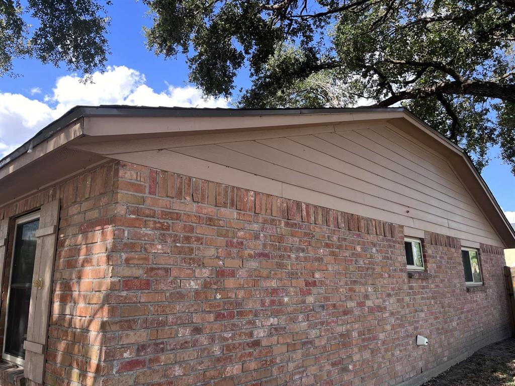 10011 Blue Bird Street, La Porte, Texas image 3