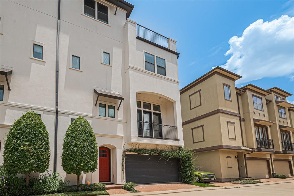 8816 Lakeshore Bend Drive
