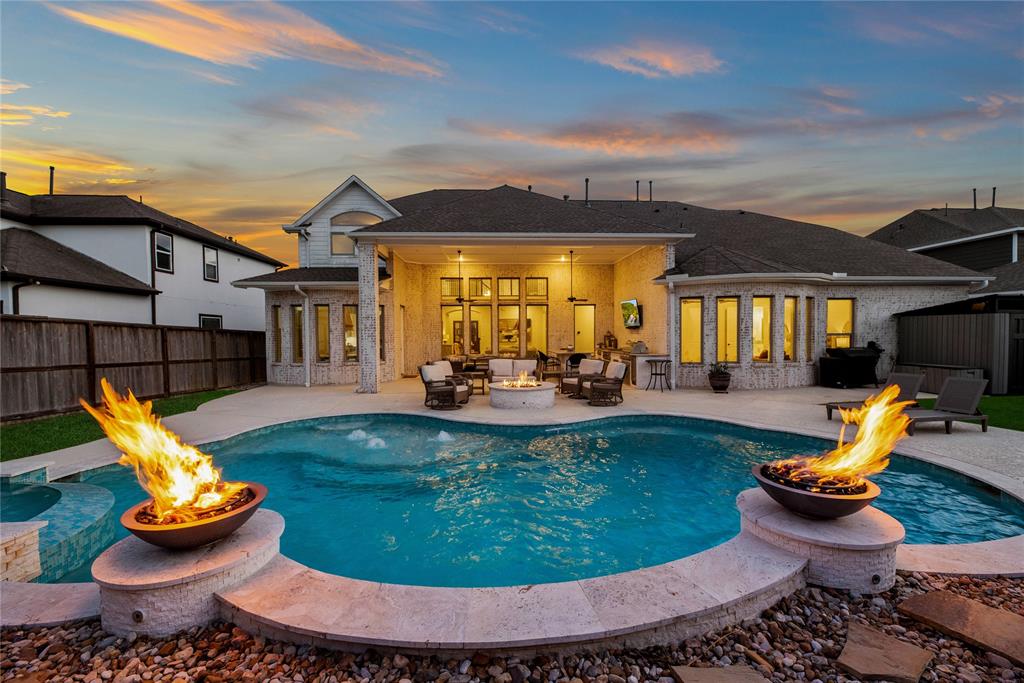 9506 Sandia Springs Circle, Cypress, Texas image 2