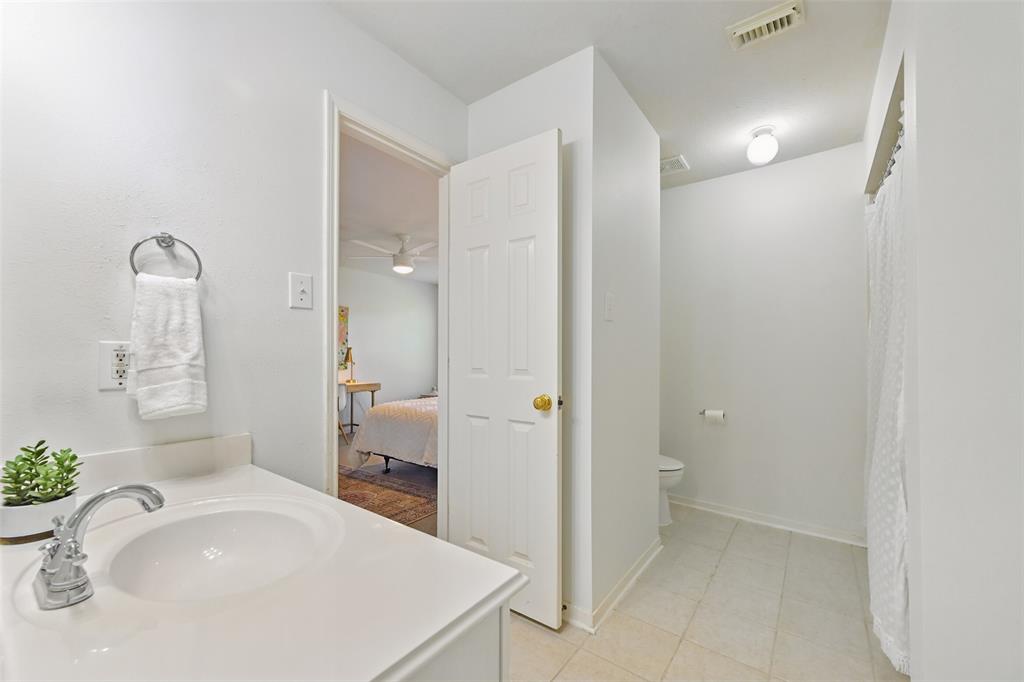 2874 Love Lane, Friendswood, Texas image 40