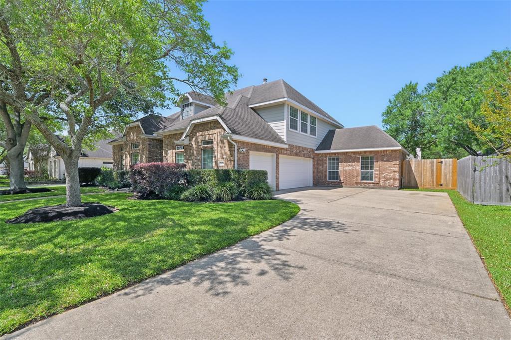 2874 Love Lane, Friendswood, Texas image 2