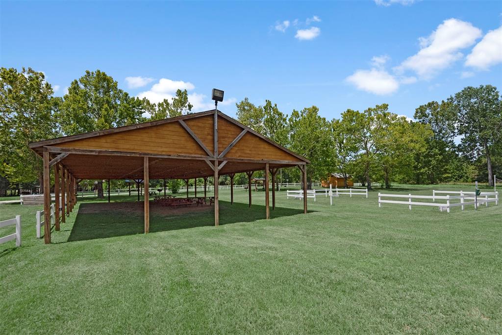 Unruh Drive, Cleveland, Texas image 28
