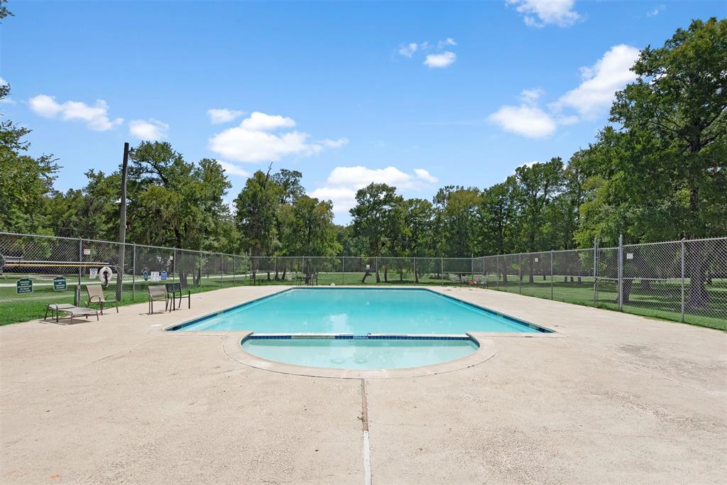 Unruh Drive, Cleveland, Texas image 18