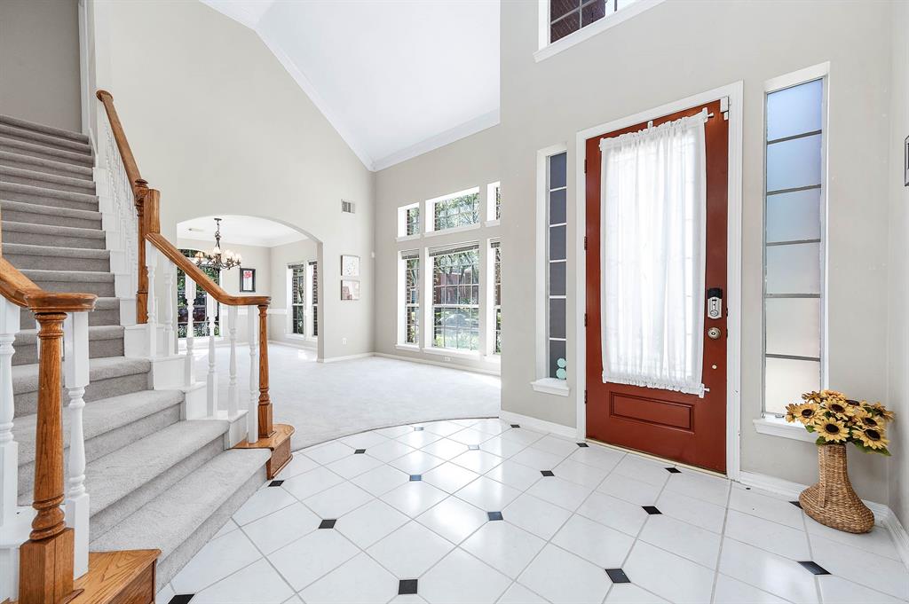 property-search 4 627 Winston Lane