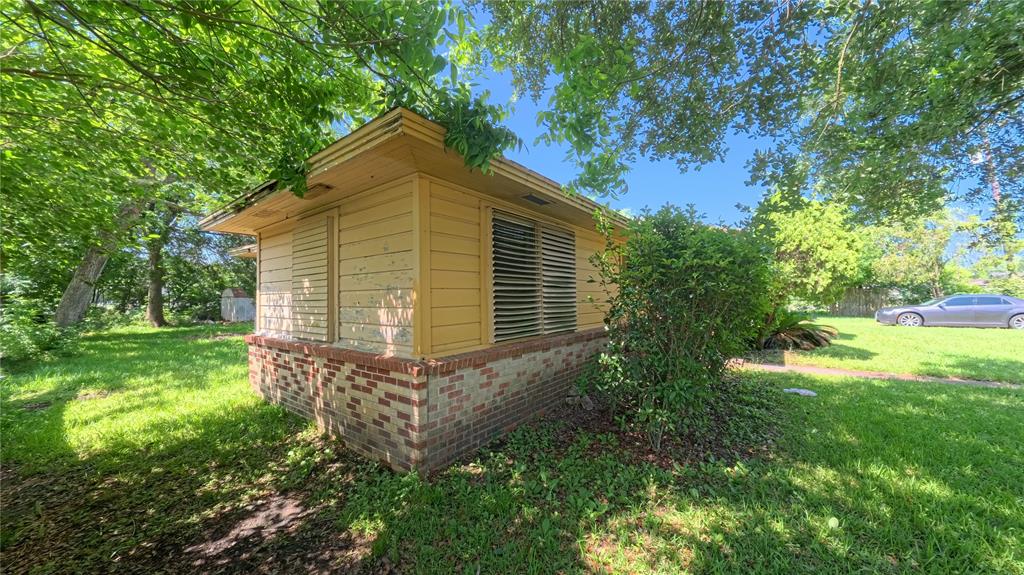 1719 Kansas Street, La Marque, Texas image 4