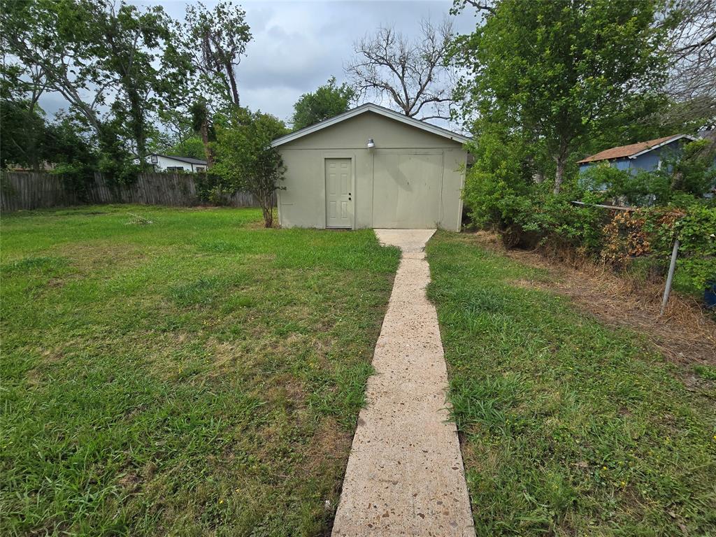 316 Dorsett Street, Clute, Texas image 21