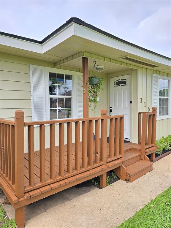 316 Dorsett Street, Clute, Texas image 4