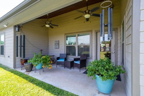 A home in Schulenburg