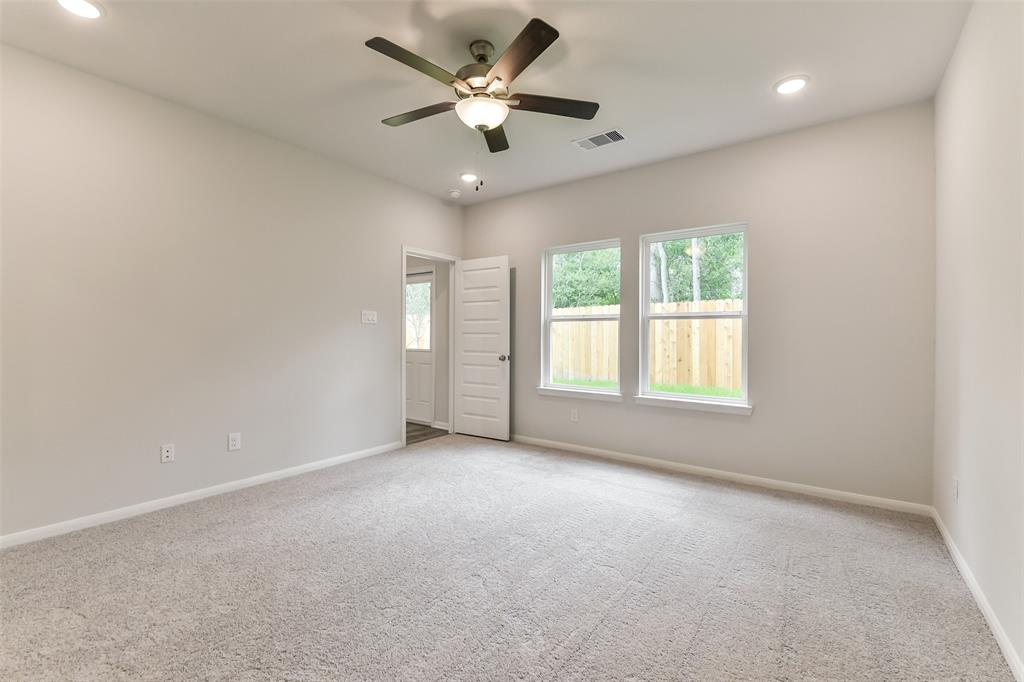 2109 Caney Creek Lane, Conroe, Texas image 14