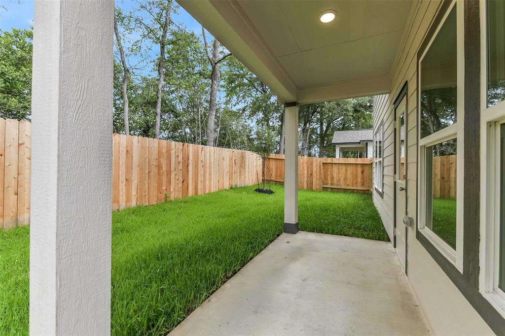 2109 Caney Creek Lane, Conroe, Texas image 33