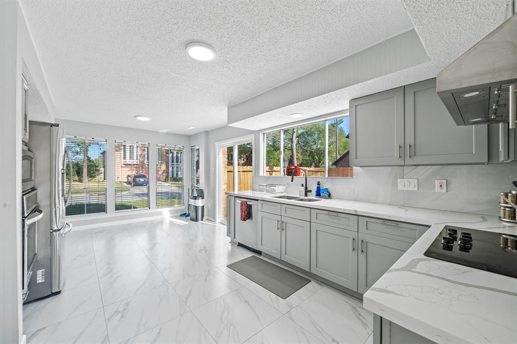 2918 Skypark Drive, Houston, Texas image 8