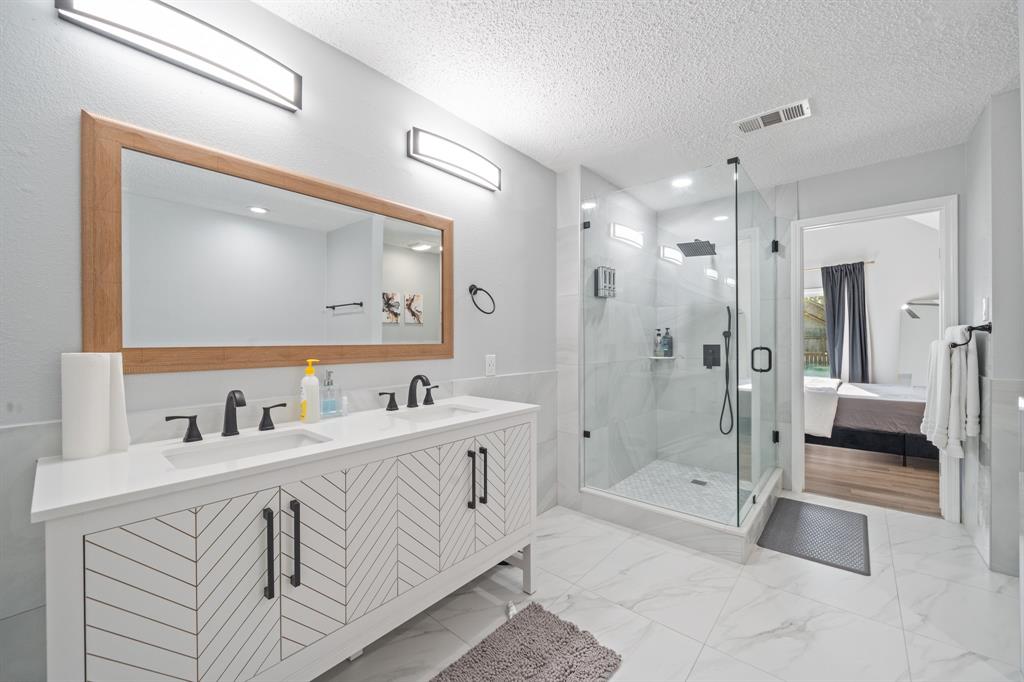 2918 Skypark Drive, Houston, Texas image 24