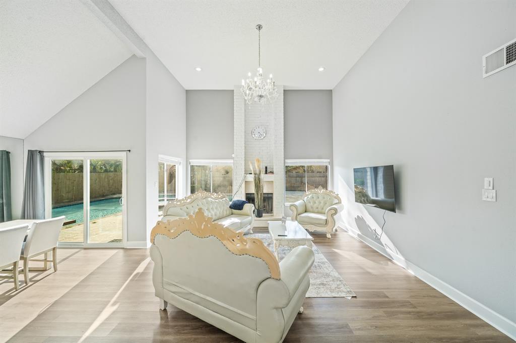 2918 Skypark Drive, Houston, Texas image 32