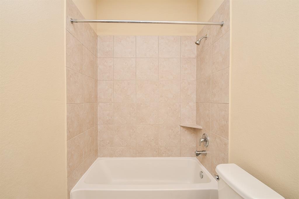 4922 Harper River Court, Katy, Texas image 6