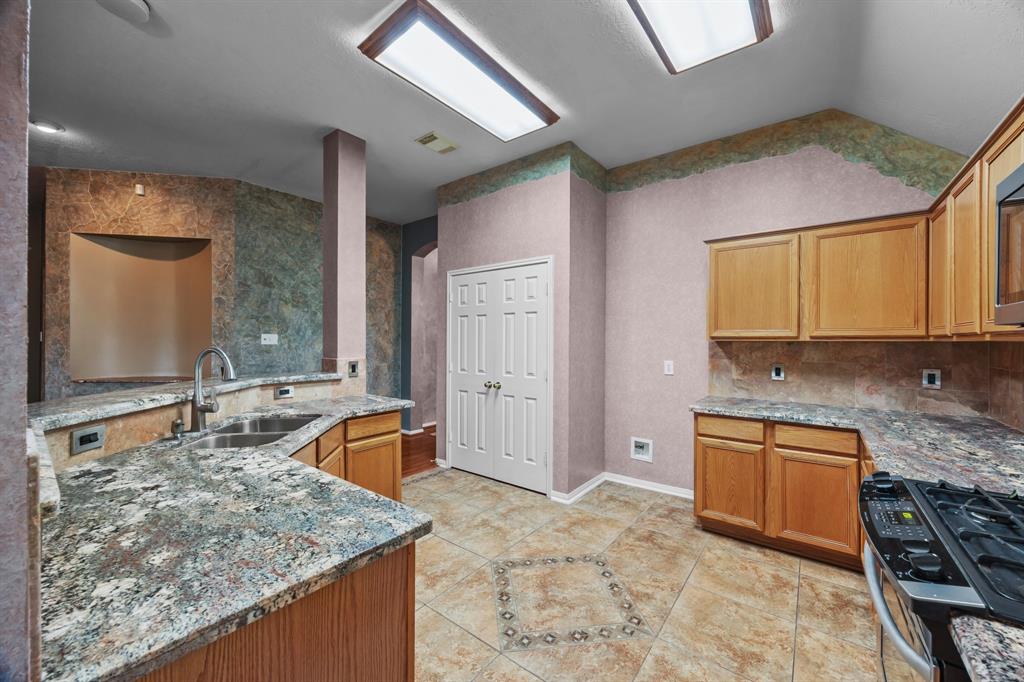 2723 Shelby Drive, Pearland, Texas image 15
