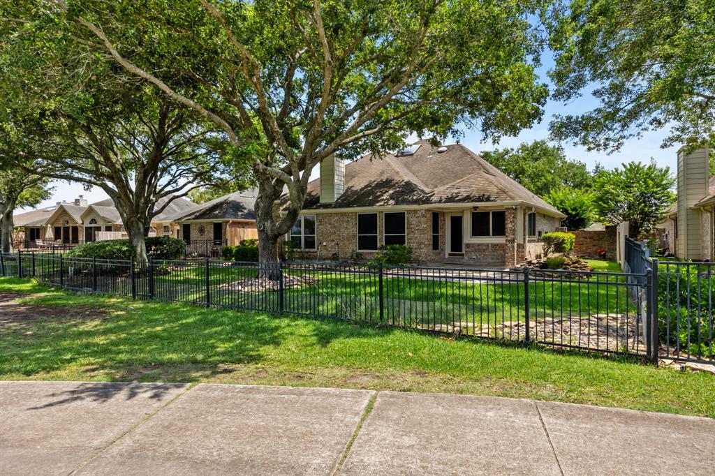 2723 Shelby Drive, Pearland, Texas image 31