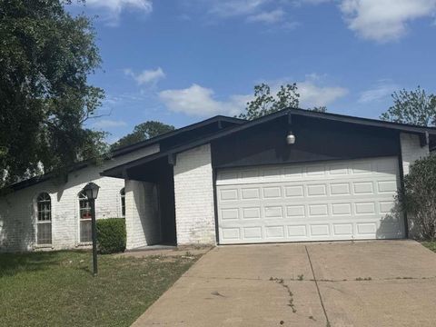 Photo of 15903 Lenclaire Drive, Houston, TX 77053 (MLS # 41328653)