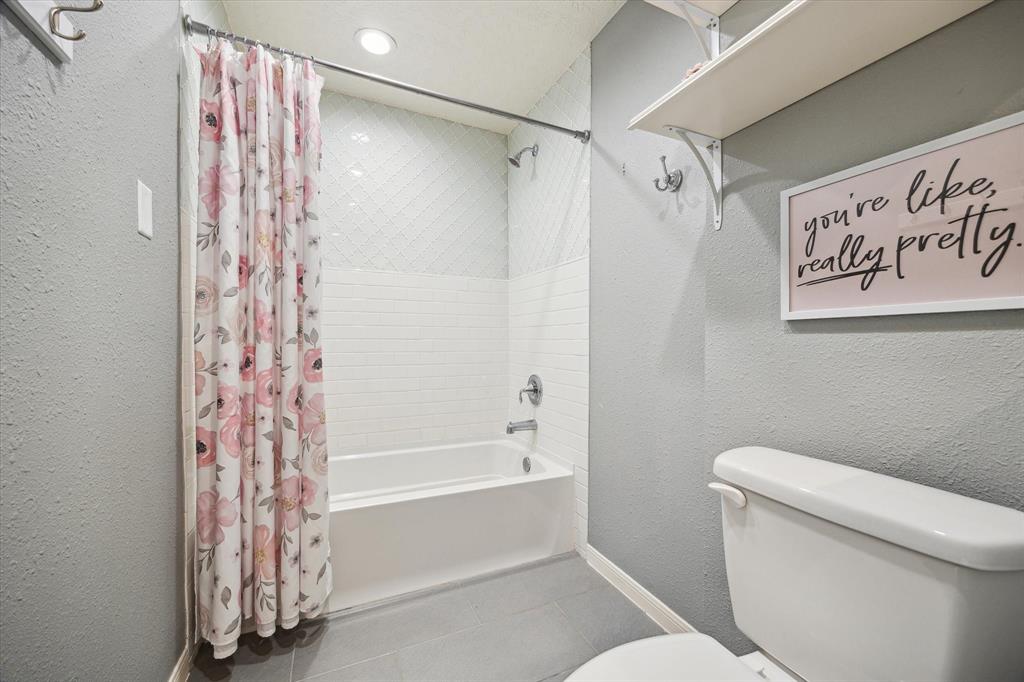 3040 Green Tee Drive, Pearland, Texas image 24