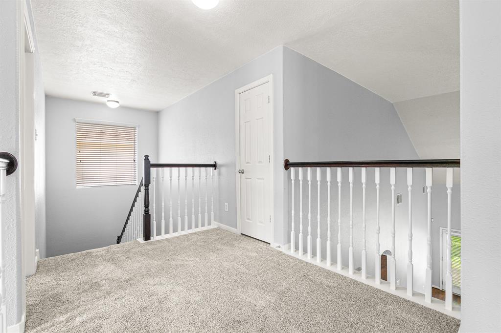 131 S Spinning Wheel Circle, Spring, Texas image 18