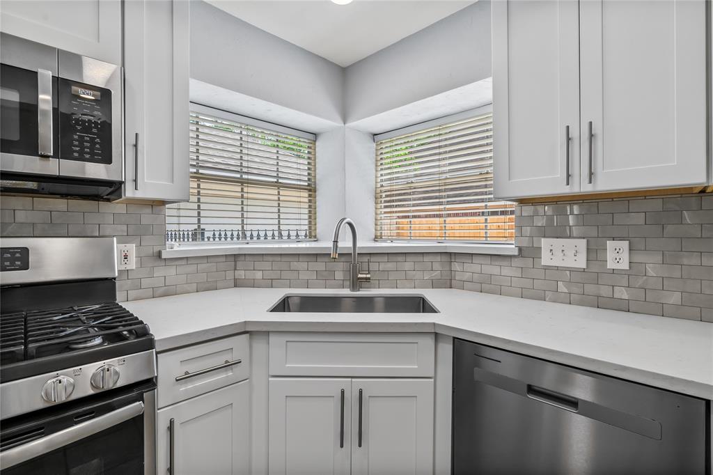 6615 Cypress Village Drive, Sugar Land, Texas image 27