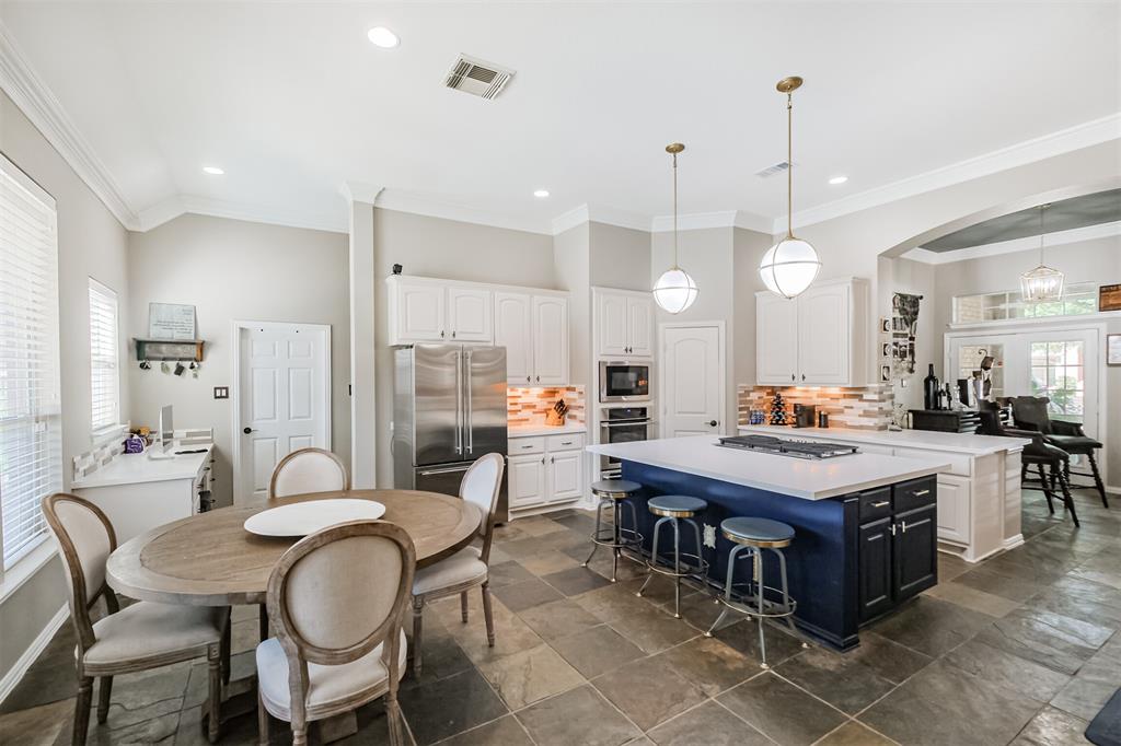 23915 Travis Trail