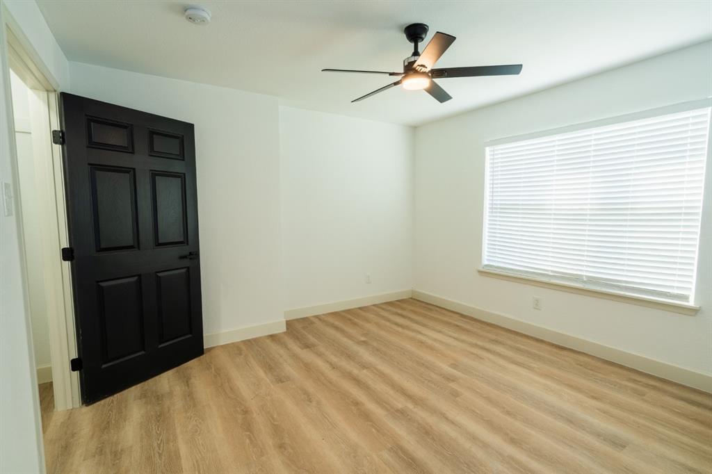 1402 Bayou Shore Drive, Galveston, Texas image 23