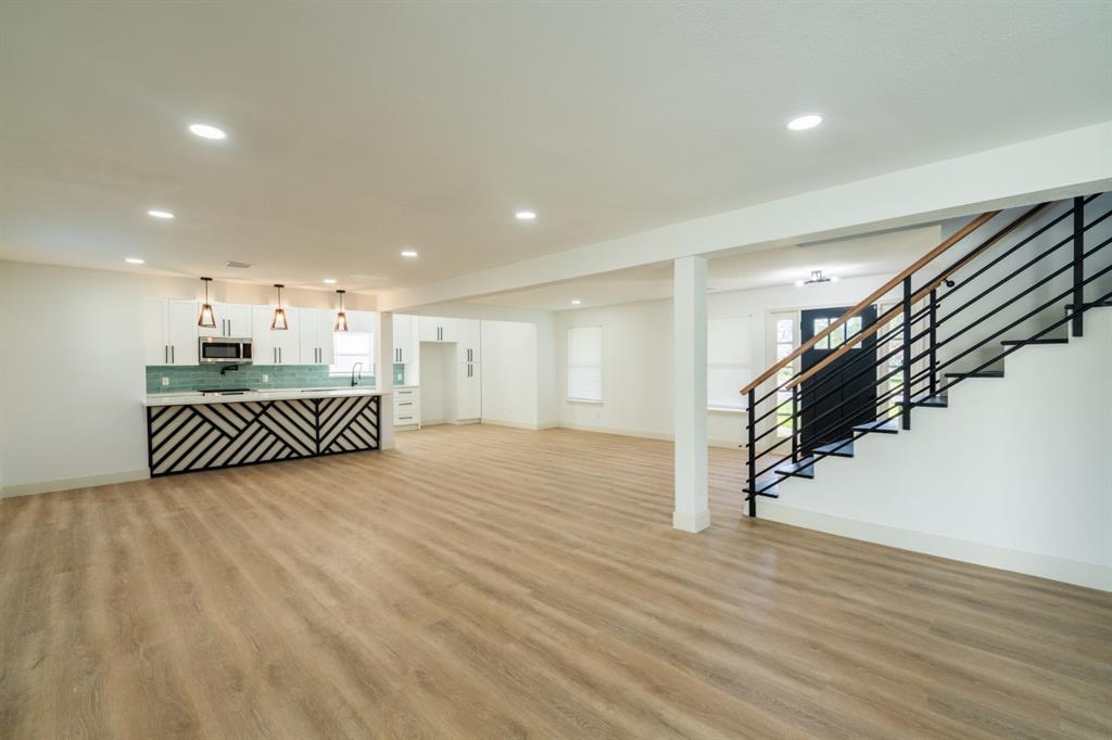 1402 Bayou Shore Drive, Galveston, Texas image 8