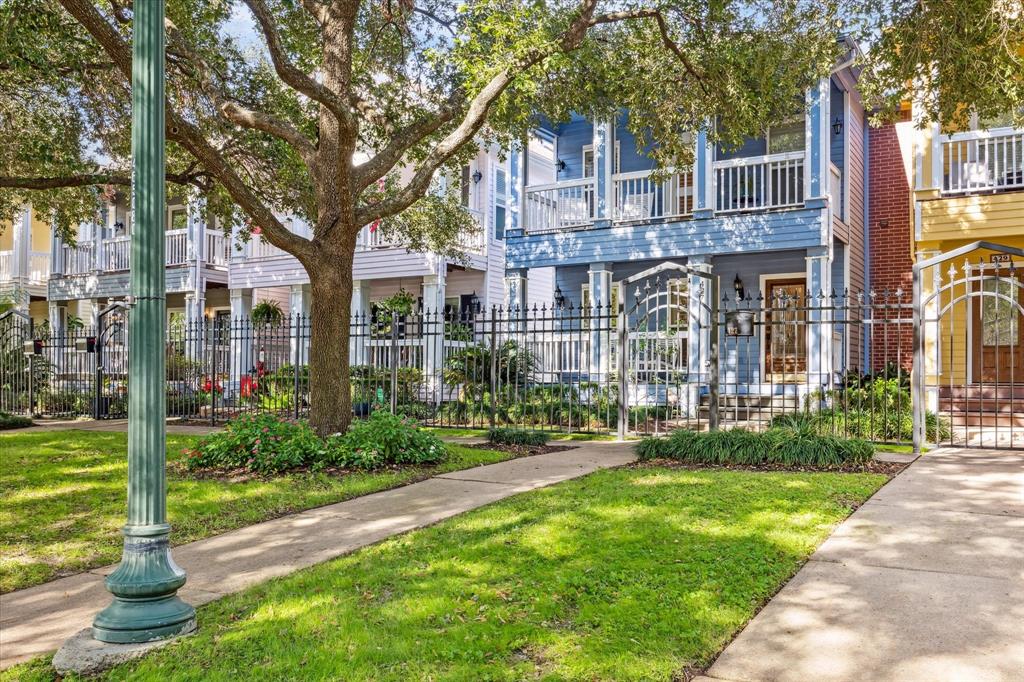 427 Westmoreland Street, Houston, Texas image 2