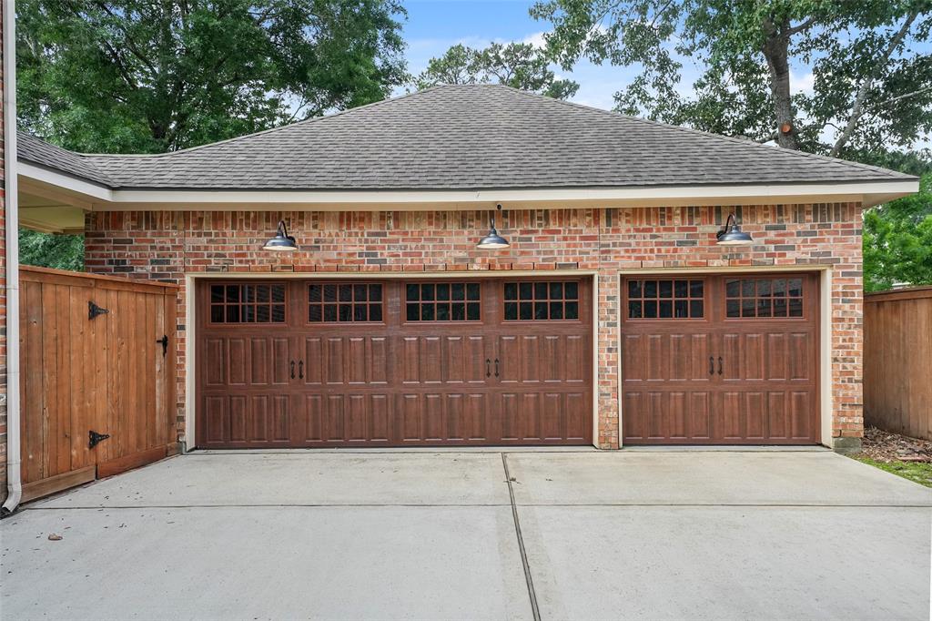 6323 Hidden Lakes Drive, Kingwood, Texas image 2