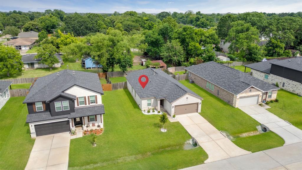 7315 Parkview Drive, Hitchcock, Texas image 1
