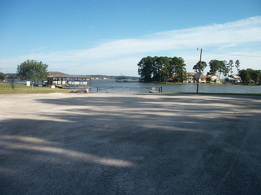 S Sunset Drive, Onalaska, Texas image 4