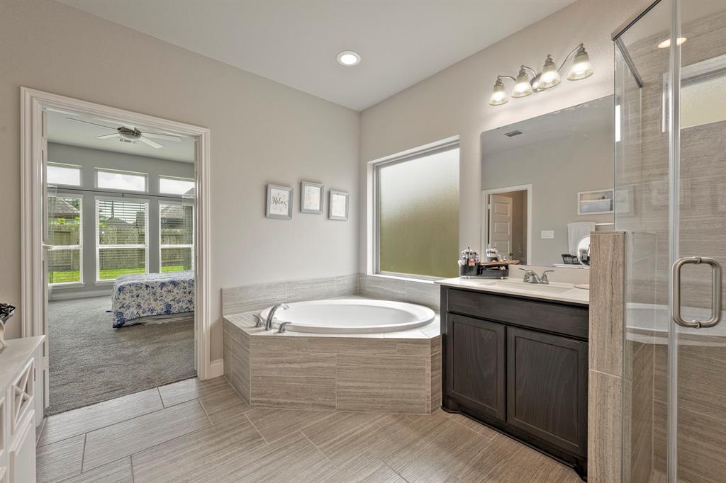 13806 Wood Shadow Lane, Pearland, Texas image 13