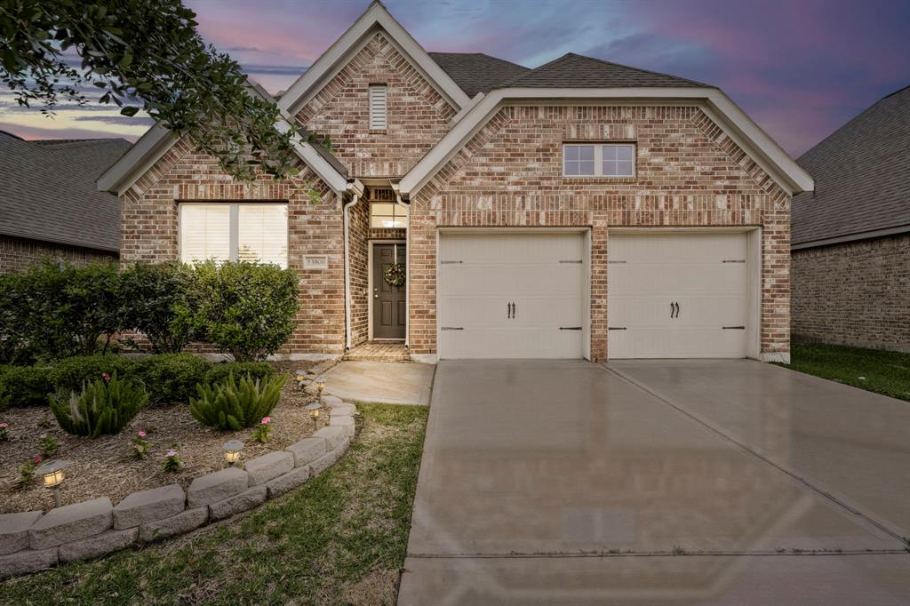 13806 Wood Shadow Lane, Pearland, Texas image 1