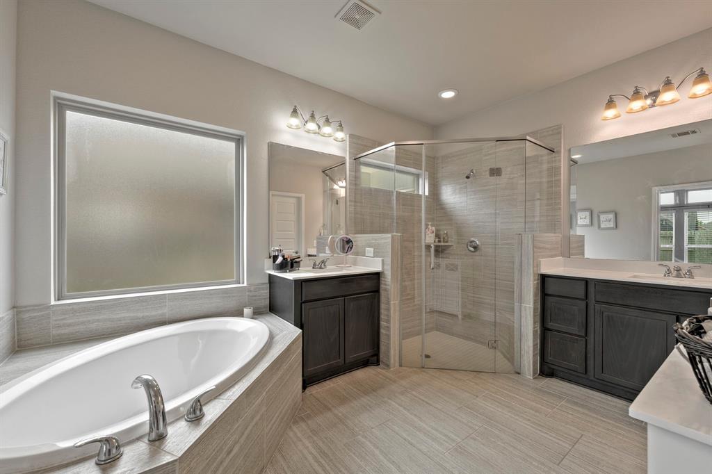 13806 Wood Shadow Lane, Pearland, Texas image 12