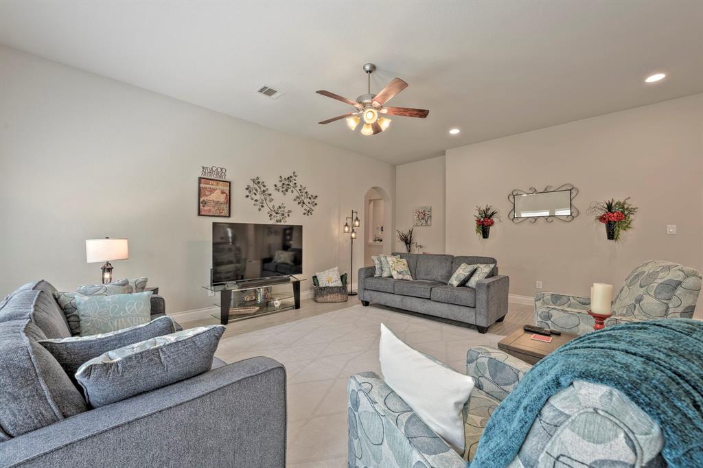 13806 Wood Shadow Lane, Pearland, Texas image 37