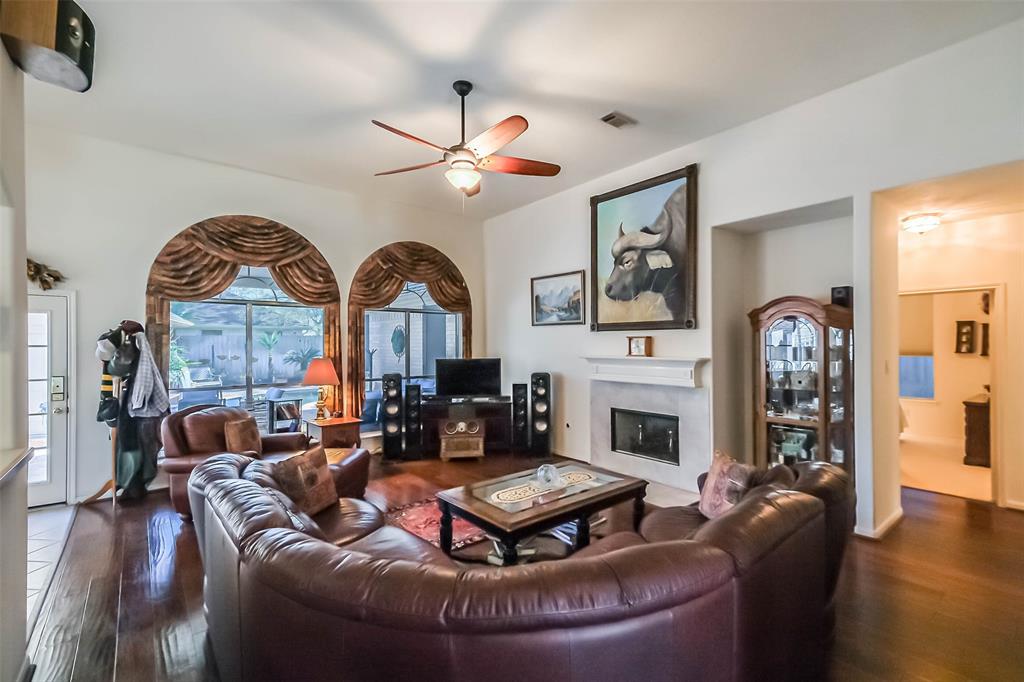9223 Memorial Hills Drive, Spring, Texas image 6