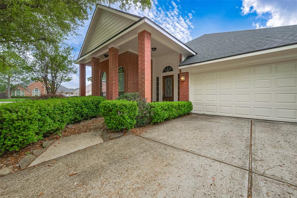 1007 Casting Springs Way, Spring, Texas image 4
