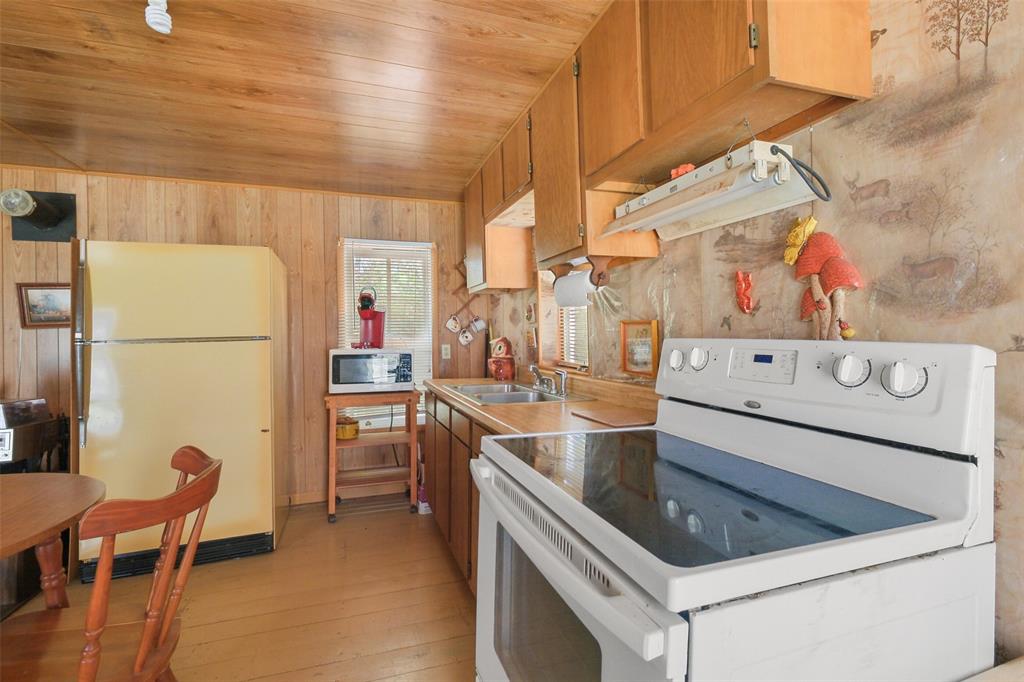 24718 Squirrel Road, New Ulm, Texas image 25