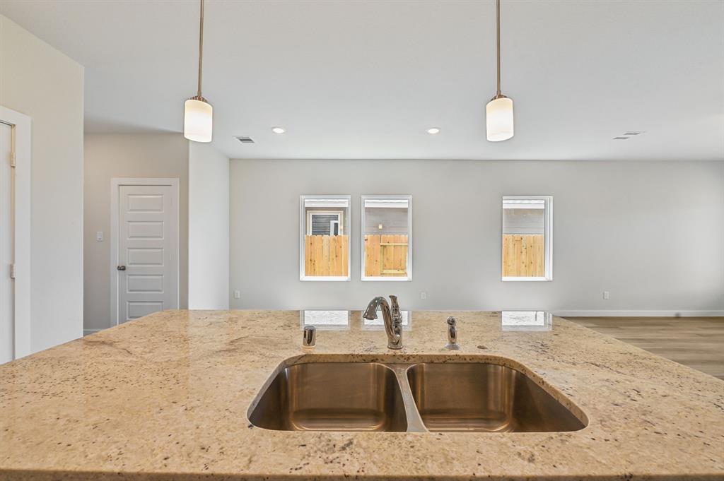 320 Willow Sage Court, Montgomery, Texas image 5