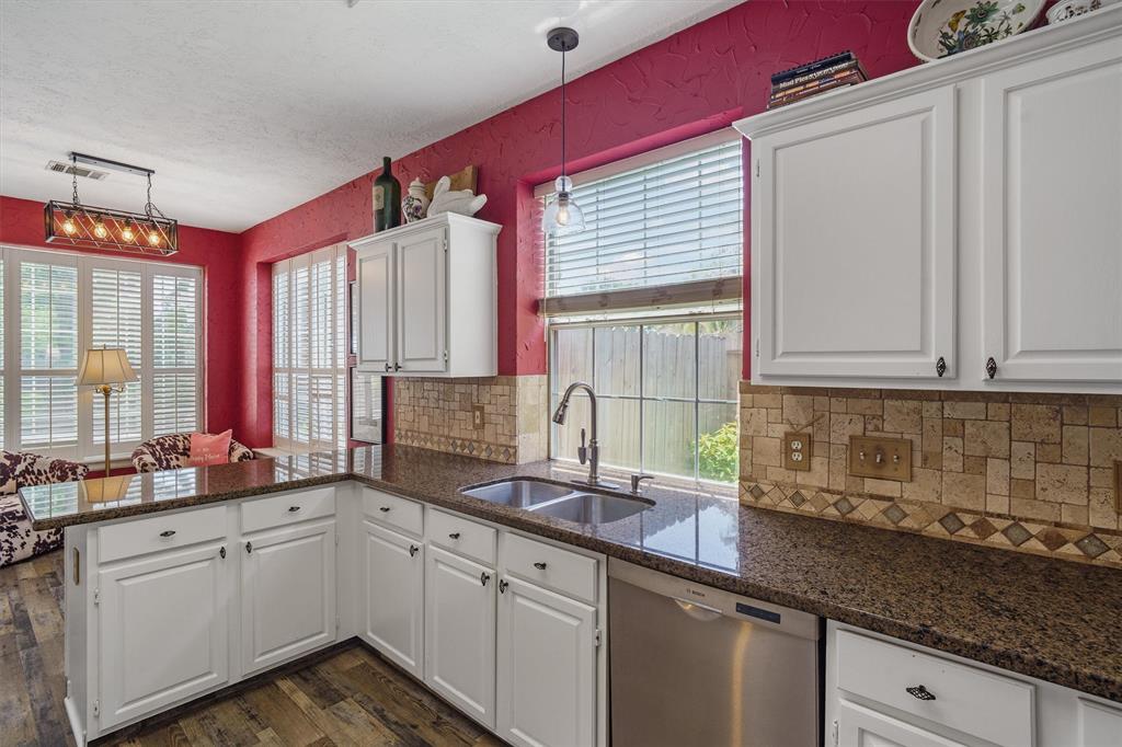 124 Coral Bay Drive, League City, Texas image 13