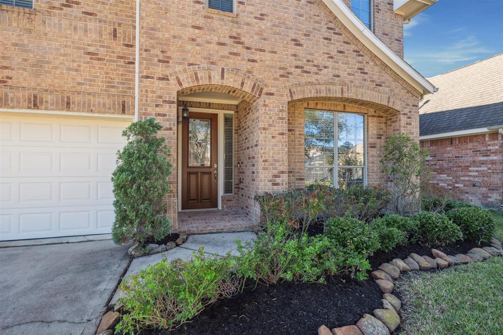 13504 Misty Shadow Lane, Pearland, Texas image 2