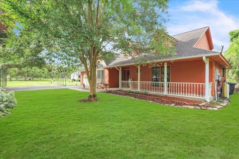 A home in Clute