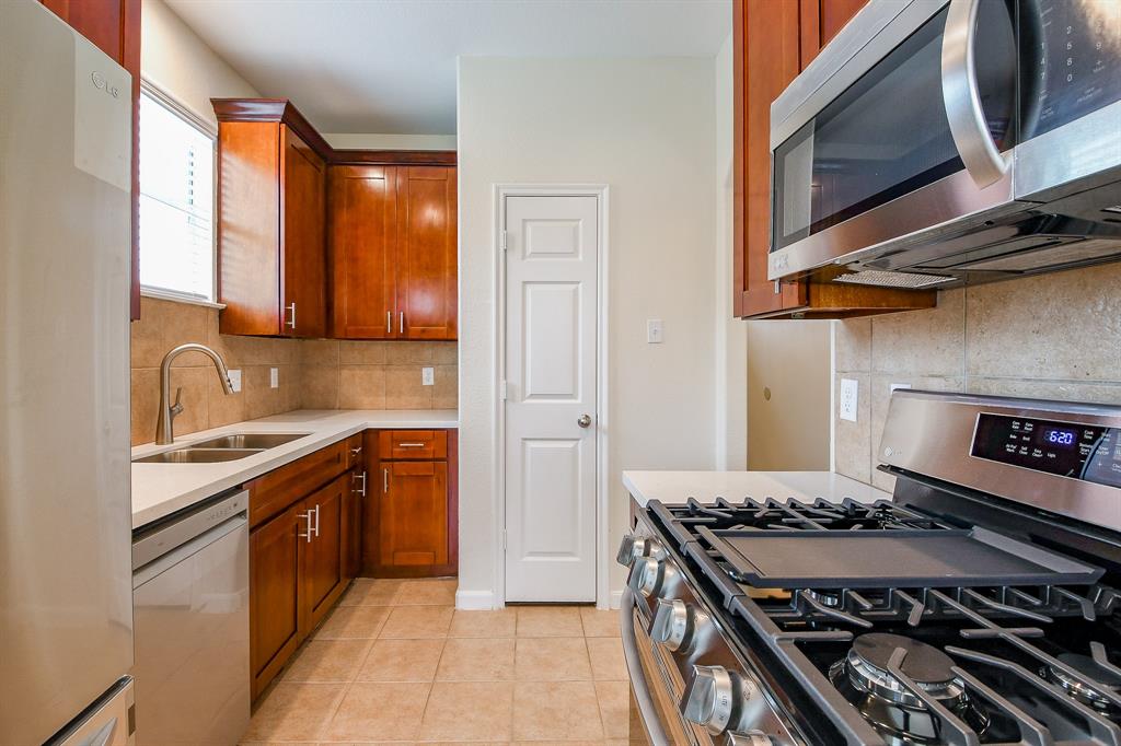 15111 Silhouette Ridge Drive, Humble, Texas image 10