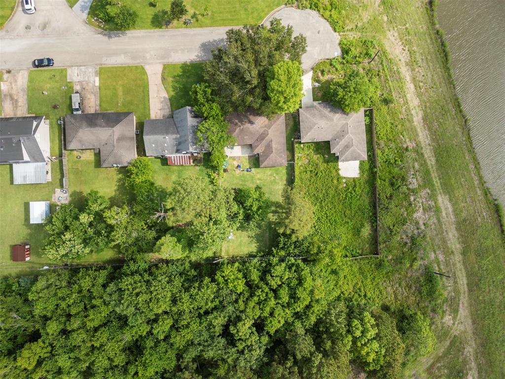 915 Temple Drive, Hitchcock, Texas image 24